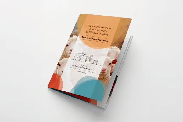 Exemple de support print : brochure réalisée pour l'EICC par Julie Mercey, graphiste freelance - Support de communication, gestion du contenu, gestion de l'impression, écriture de contenu, gestion des impressions  - Lozère, Aveyron, Gard, Hérault, Ardèche, Haute-Loire, Cantal